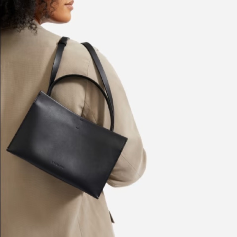 Everlane The Lunchbox Bag_Black